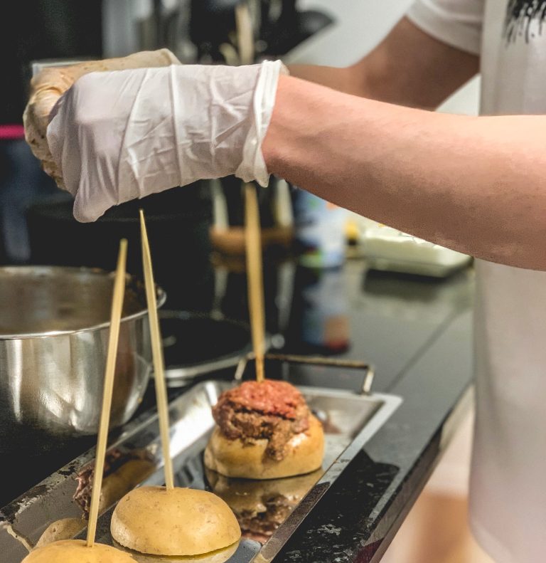 Dönerspießchen stapeln