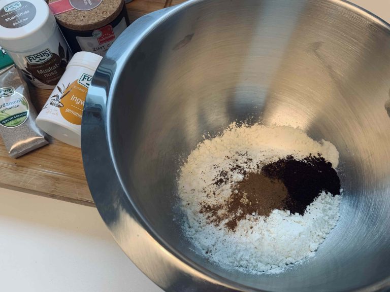 Kürbis & Kaffee Cupcakes - Trockene Zutaten 2