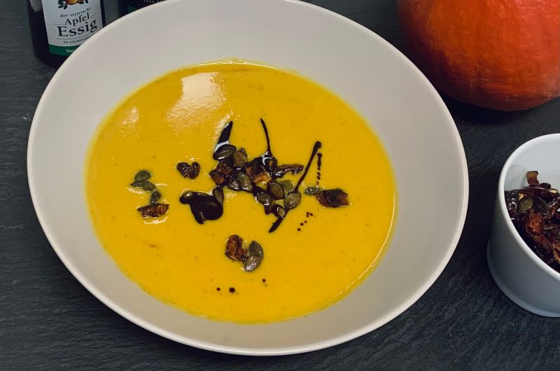 Würzige Kokos-Kürbissuppe in 30min