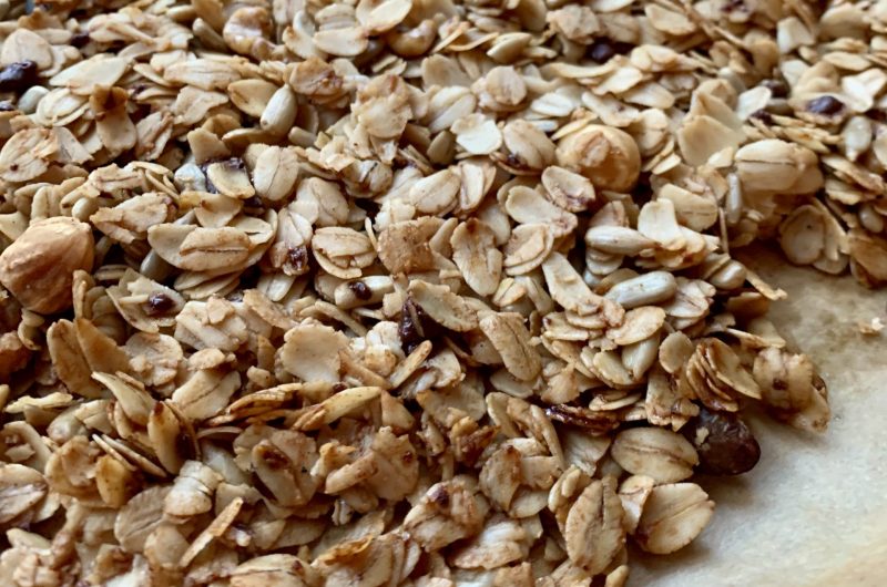 Knuspriges zuckerfreies Granola