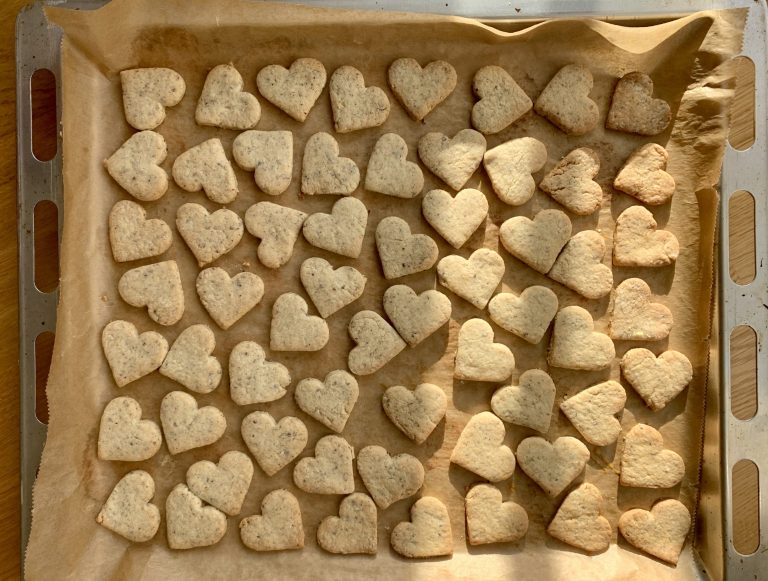 Fertig gebackene Herzchen