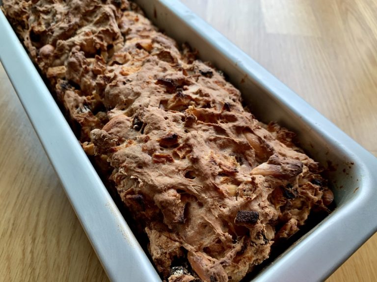 Gebackenes Apfelbrot Gebackenes Apfelbrot