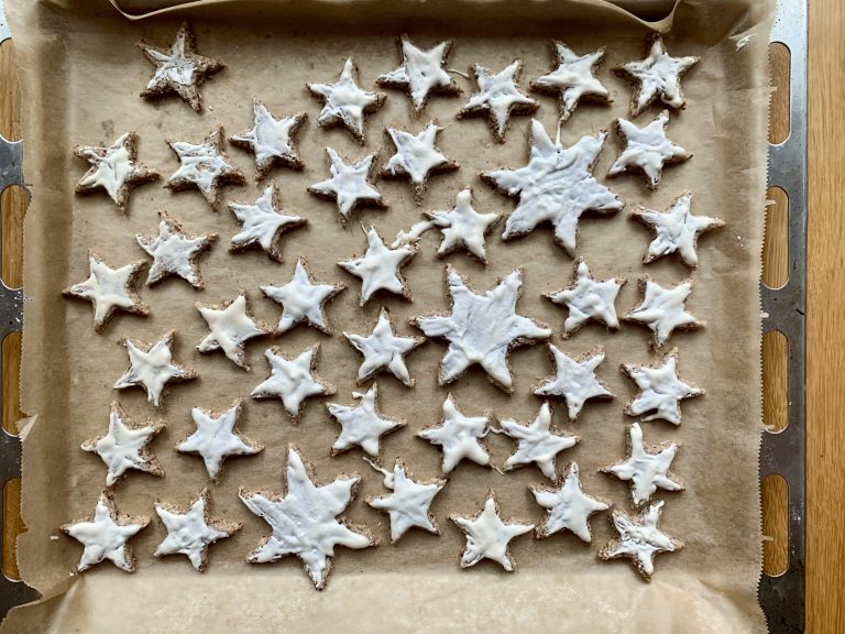 Fertige saftige Zimtsterne Fertige saftige Zimtsterne