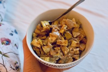 Winterlicher Porridge mit zimtigem Bratapfel