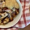 Kaiserschmarrn mit Puderzucker und Apfelmus