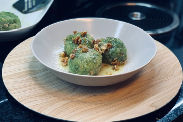 Schnelle Spinatknödel - Mit Walnuss-Butter und Parmesan