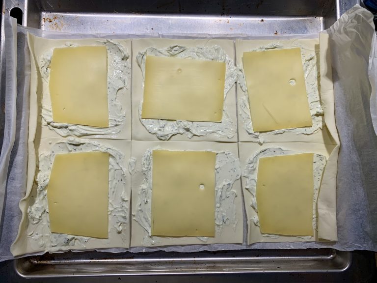 Blätterteig mit Frischkäse Blätterteig mit Frischkäse