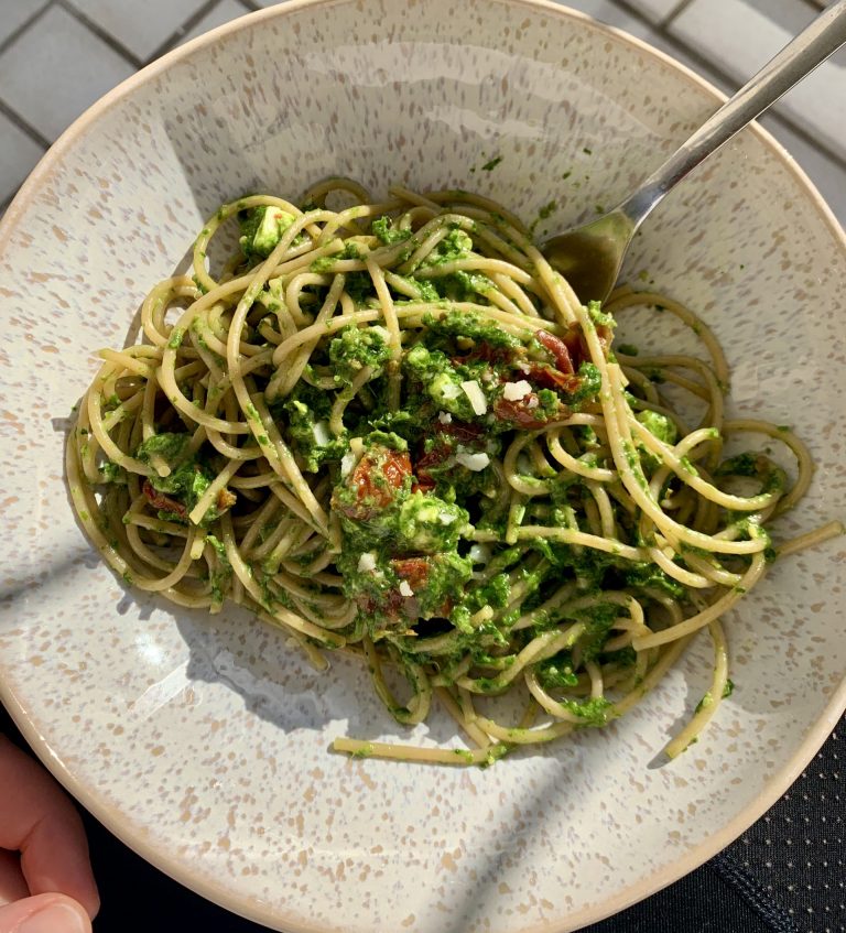 Rucola-Bärlauch-Pesto und Pasta Rucola-Bärlauch-Pesto und Pasta