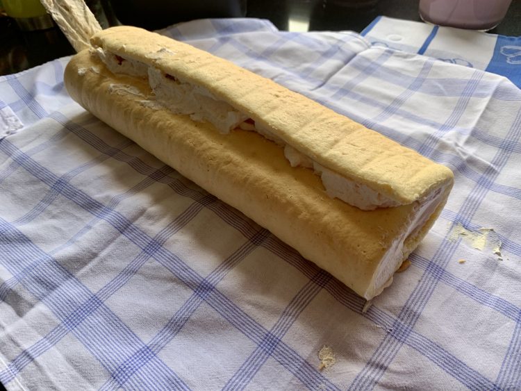 Fertige Biskuitrolle Fertige Biskuitrolle