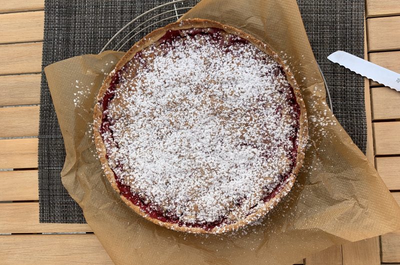 Einfacher Johannisbeerkuchen mit Mürbeteig