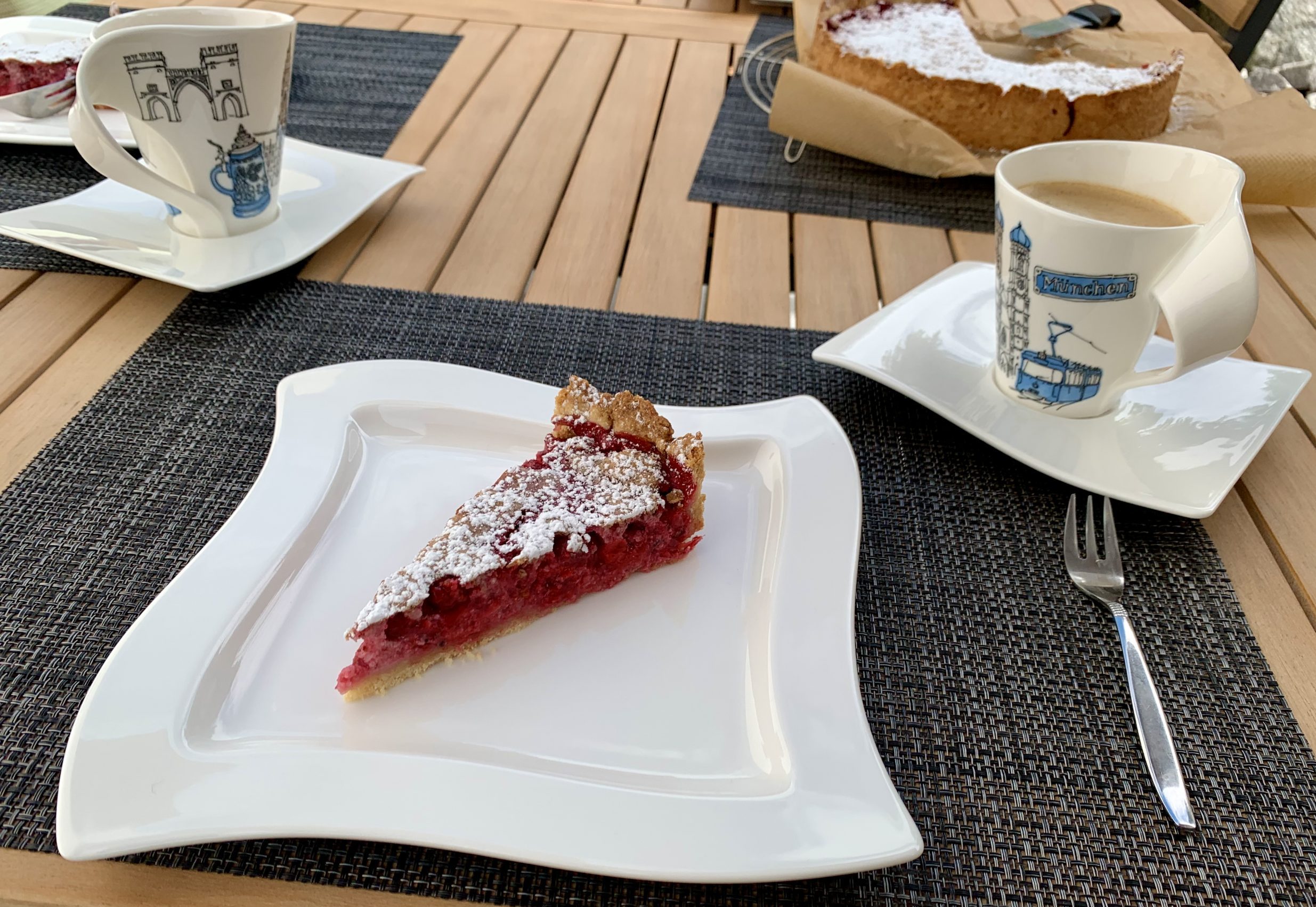 Einfacher Johannisbeerkuchen mit Mürbeteig - Take a bite or two