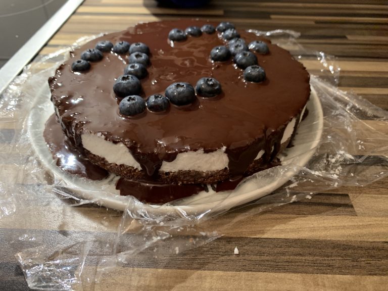 Schokoglasur mit Heidelbeeren Schokoglasur mit Heidelbeeren