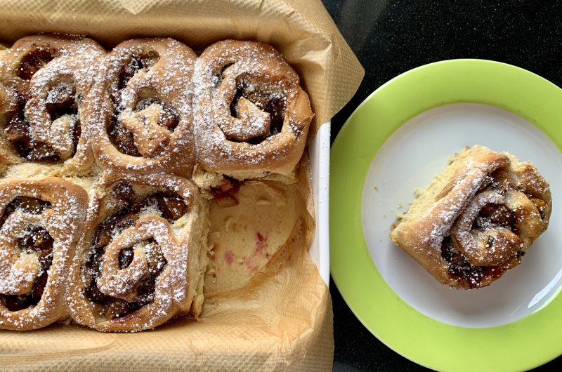 Die fluffigsten Zwetschgenschnecken