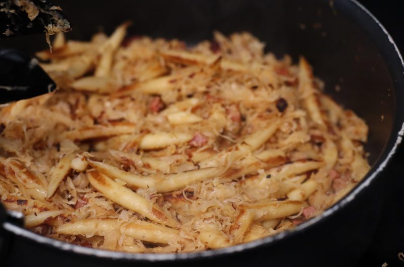 Weihnachtsmarkt-Klassiker: Schupfnudeln mit Sauerkraut & Speck