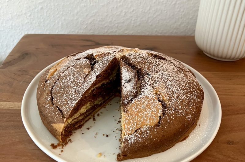 Kinderleichter Marmorkuchen mit Zebramuster