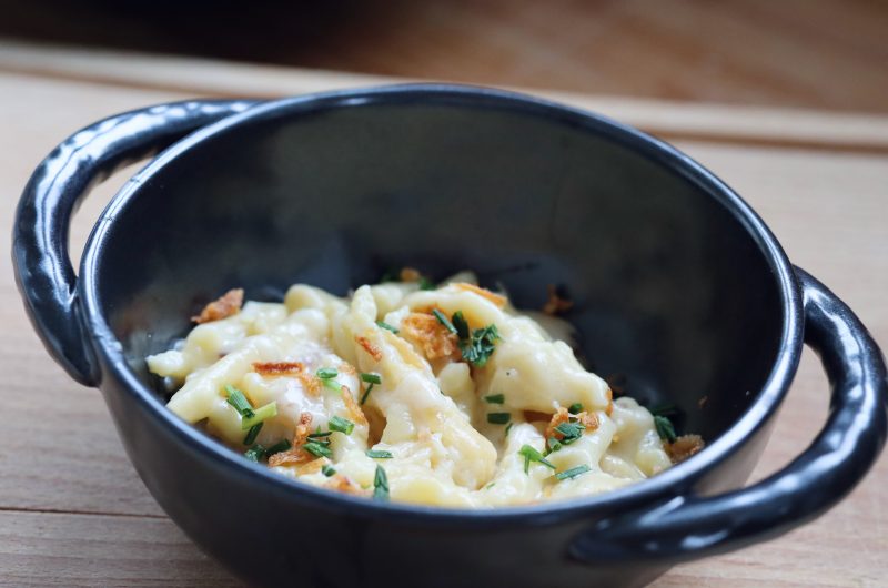 Schlotzige Käsespätzle wie auf der Piste