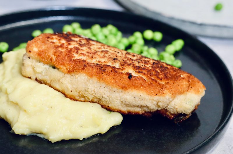 Kyjiwer Kotelette mit Stampf und Erbsen