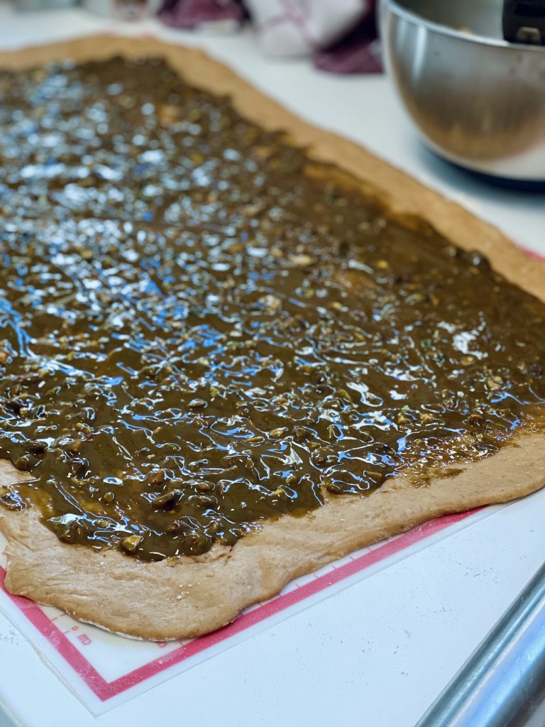 American-Style Hefeschnecken mit Pistazienfüllung - 3 American-Style Hefeschnecken mit Pistazienfüllung - 3
