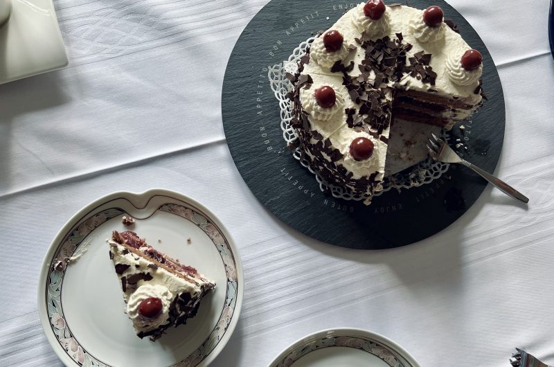 Schwarzwälder Kirschtorte im Miniformat