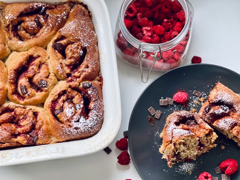 Fruchtig und fluffige Himbeer-Schoko Hefeschnecken - 16 Fruchtig und fluffige Himbeer-Schoko Hefeschnecken - 16