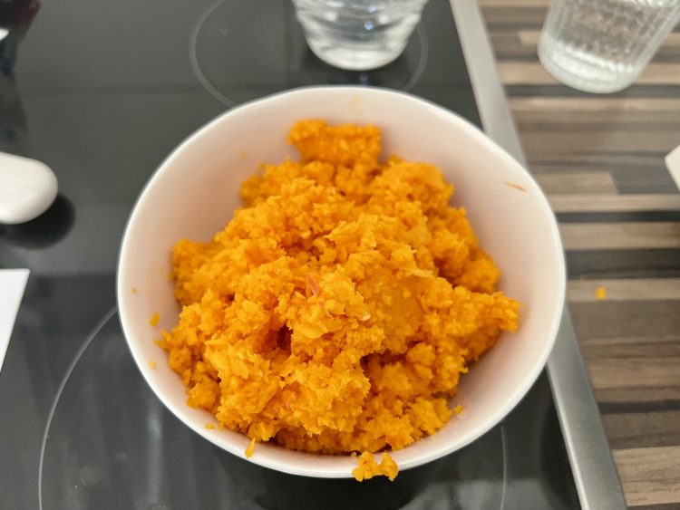 Kürbis fein raspeln Kürbis fein raspeln