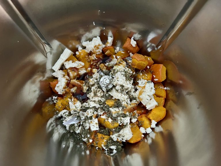 Alle Zutaten vermengen Alle Zutaten vermengen