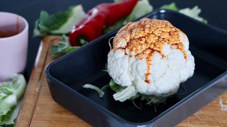 Gebackener Blumenkohl mit Paprika-Kokospü und schwarzem Reis - 1 Gebackener Blumenkohl mit Paprika-Kokospü und schwarzem Reis - 1