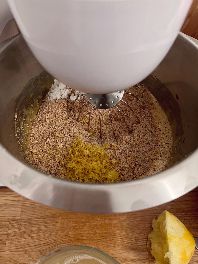 Luftig-leichter und glutenfreier Zitronen-Mandelkuchen - 4