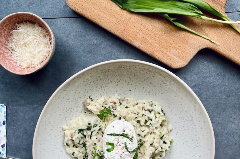 Frühlingshaftes Bärlauch-Risotto mit Burrata