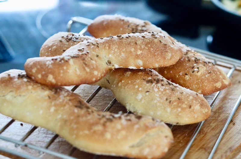 Knusprig und fluffige Dinkel-Seelen mit Kümmel