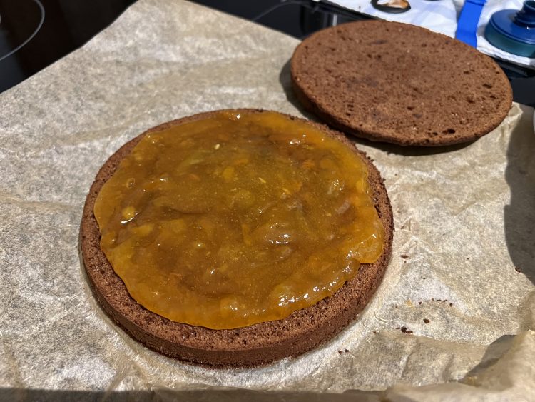 Marmelade gleichmäßig verteilen Marmelade gleichmäßig verteilen