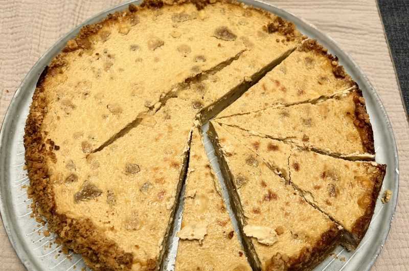 Glutenfreier Kürbis-Käsekuchen mit Keksboden